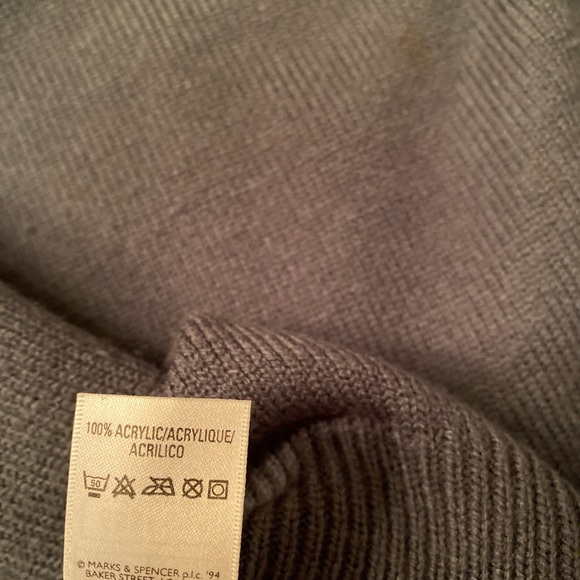 Marks and Spencer Vintage Green VNeck Pullover - Picture 6 of 7